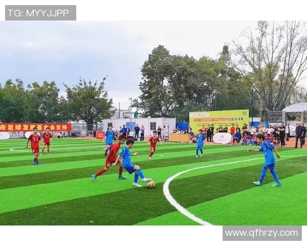 加入我们一起踢出精彩足球梦欢迎热爱足球的你加入我们的团队